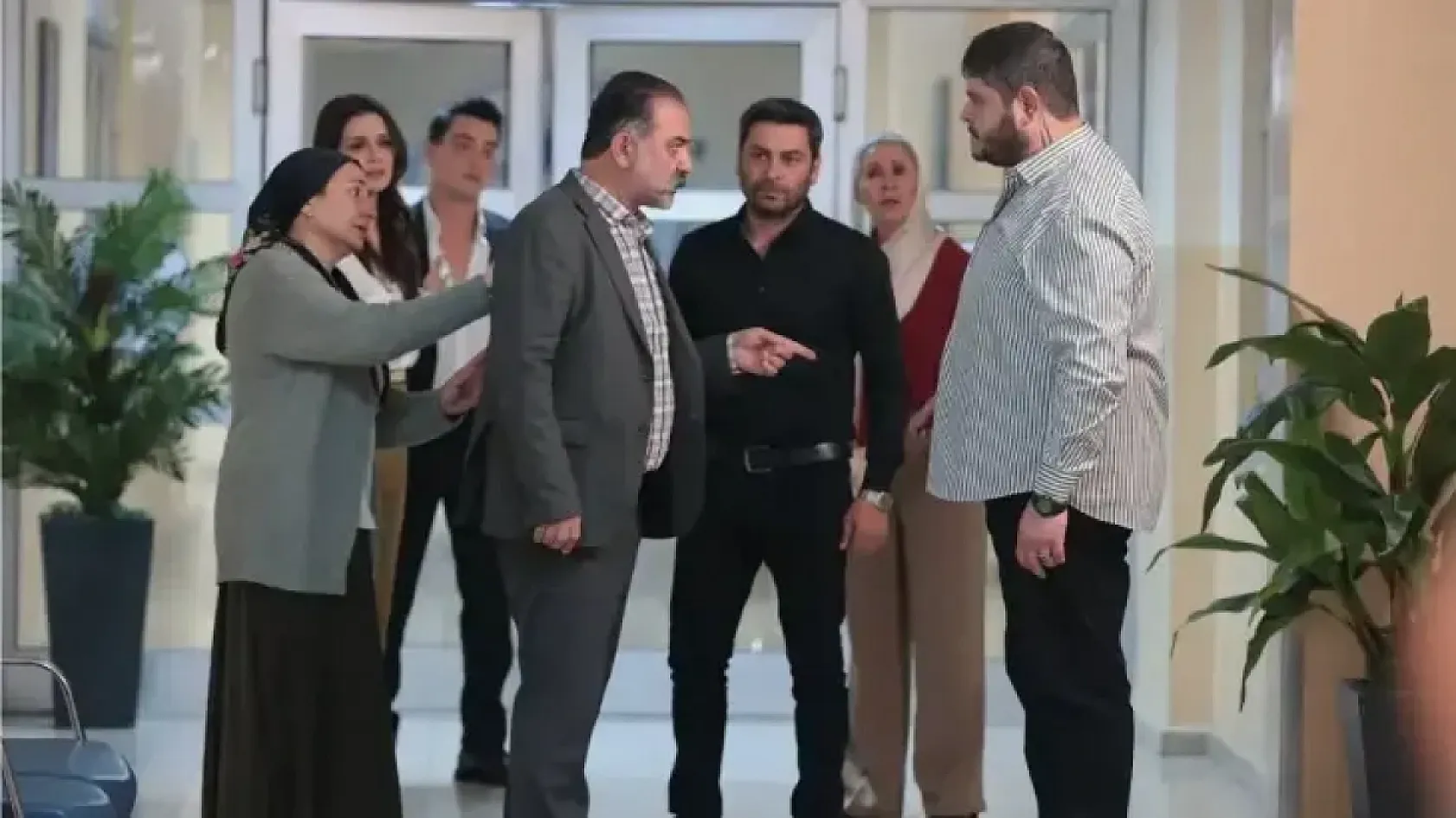 Uzak şehir bu akşam yok mu?