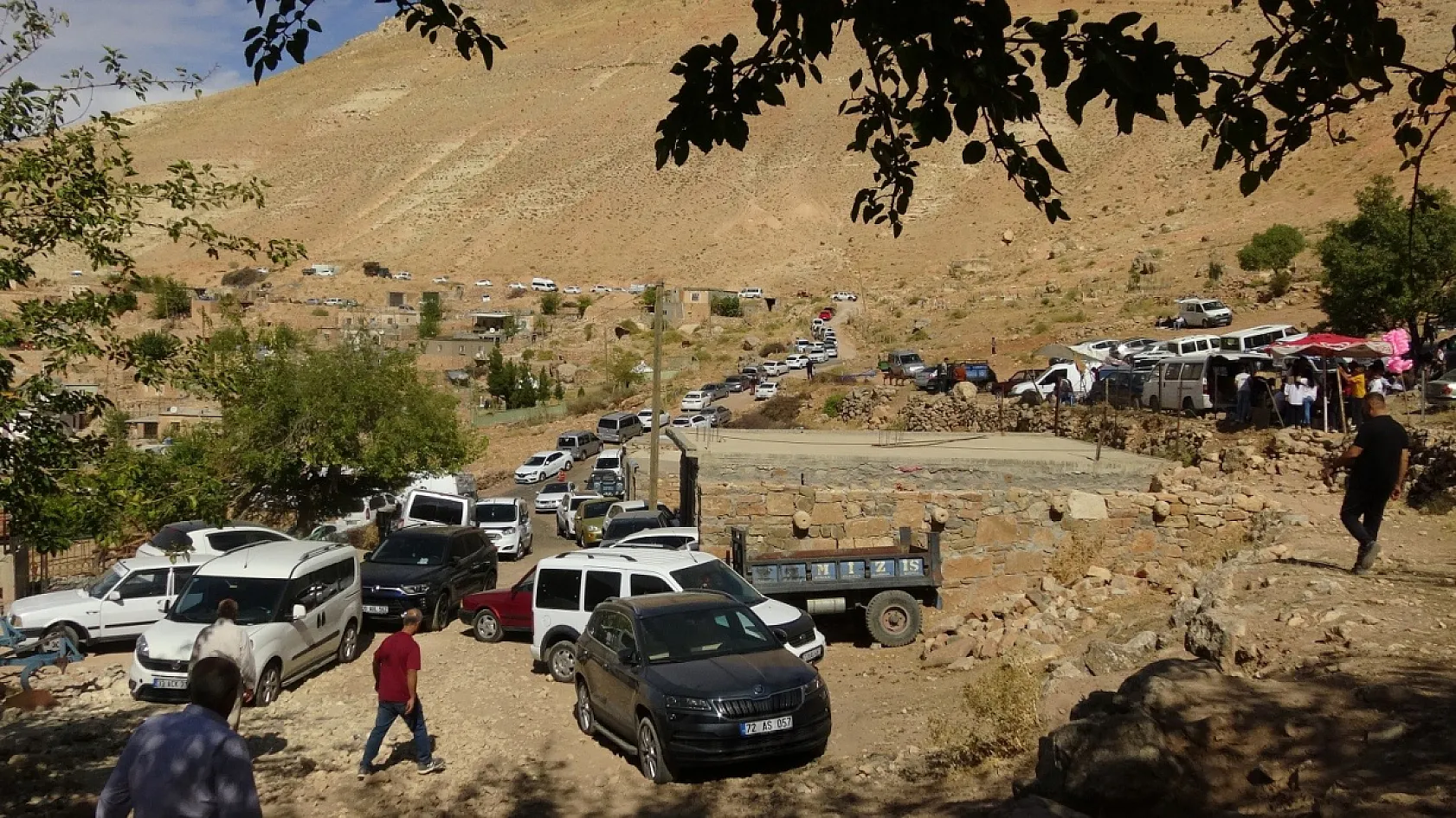 7 asırlık gelenek sürüyor: Şeyh Bube Türbesi'ne binlerce kişilik ziyaretçi akını