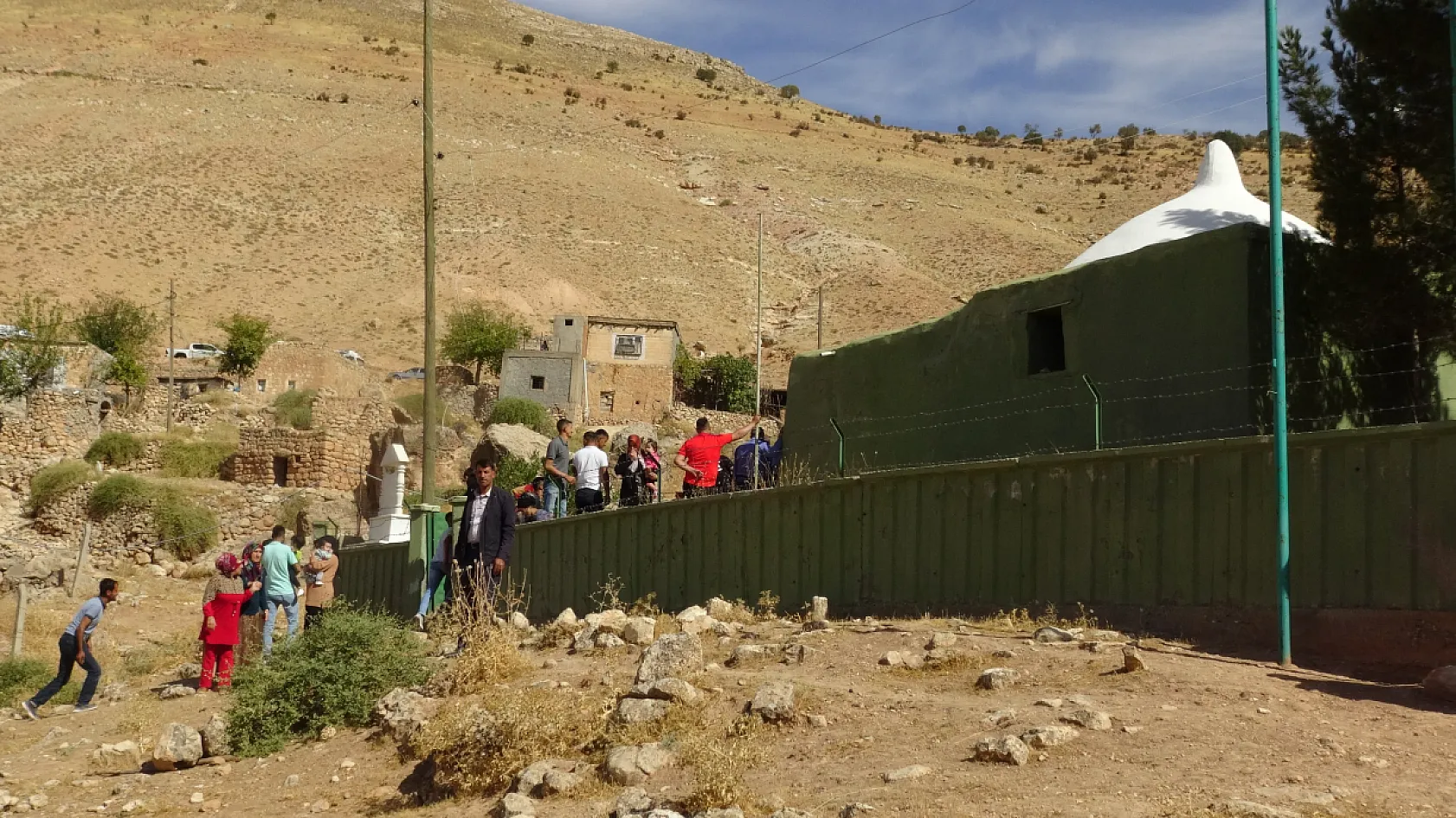 7 asırlık gelenek sürüyor: Şeyh Bube Türbesi'ne binlerce kişilik ziyaretçi akını