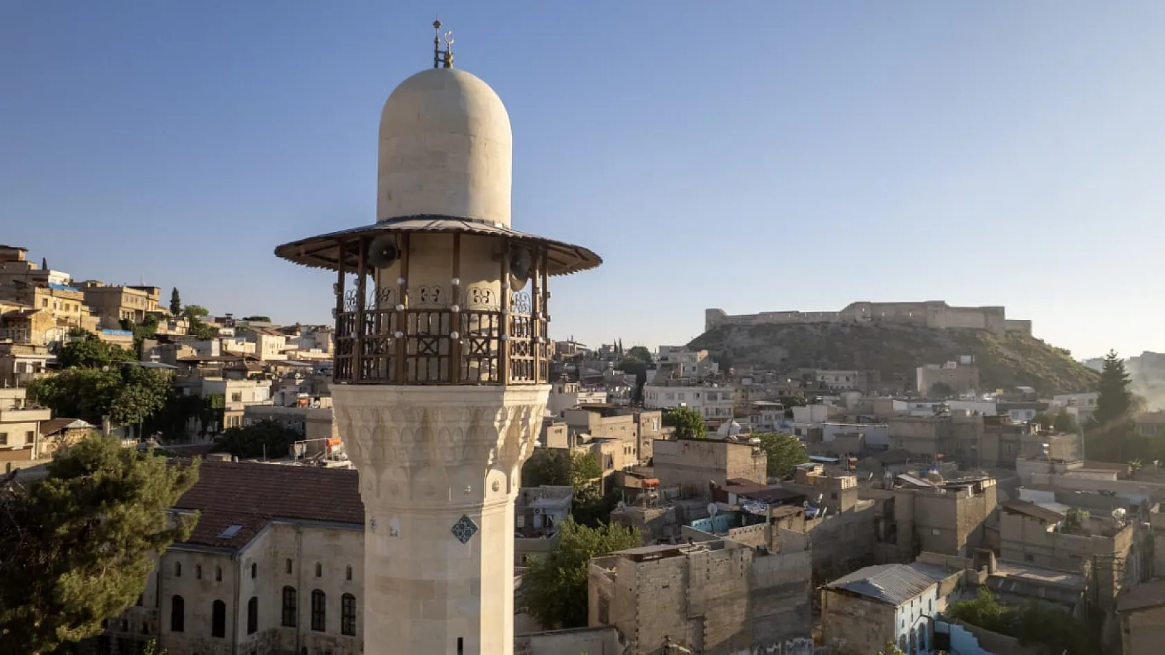 Depremde hasar gören iki tarihi cami yeniden ibadete açılıyor