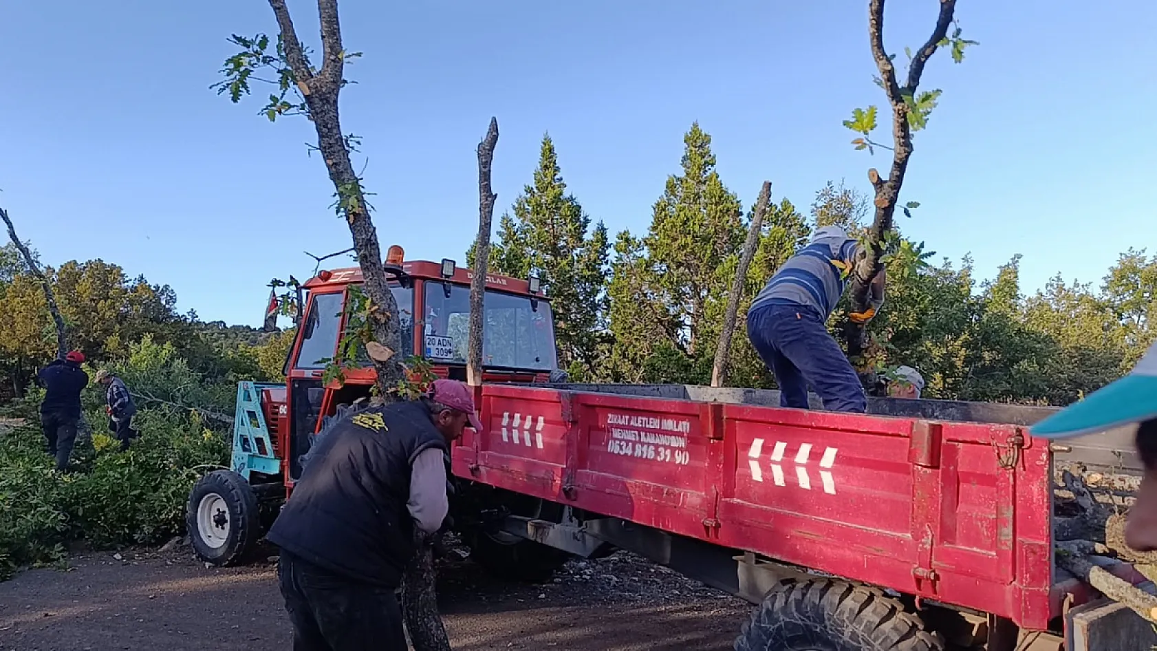 Yozgat'ta kışlık odun mesaisi imece usulü sürüyor