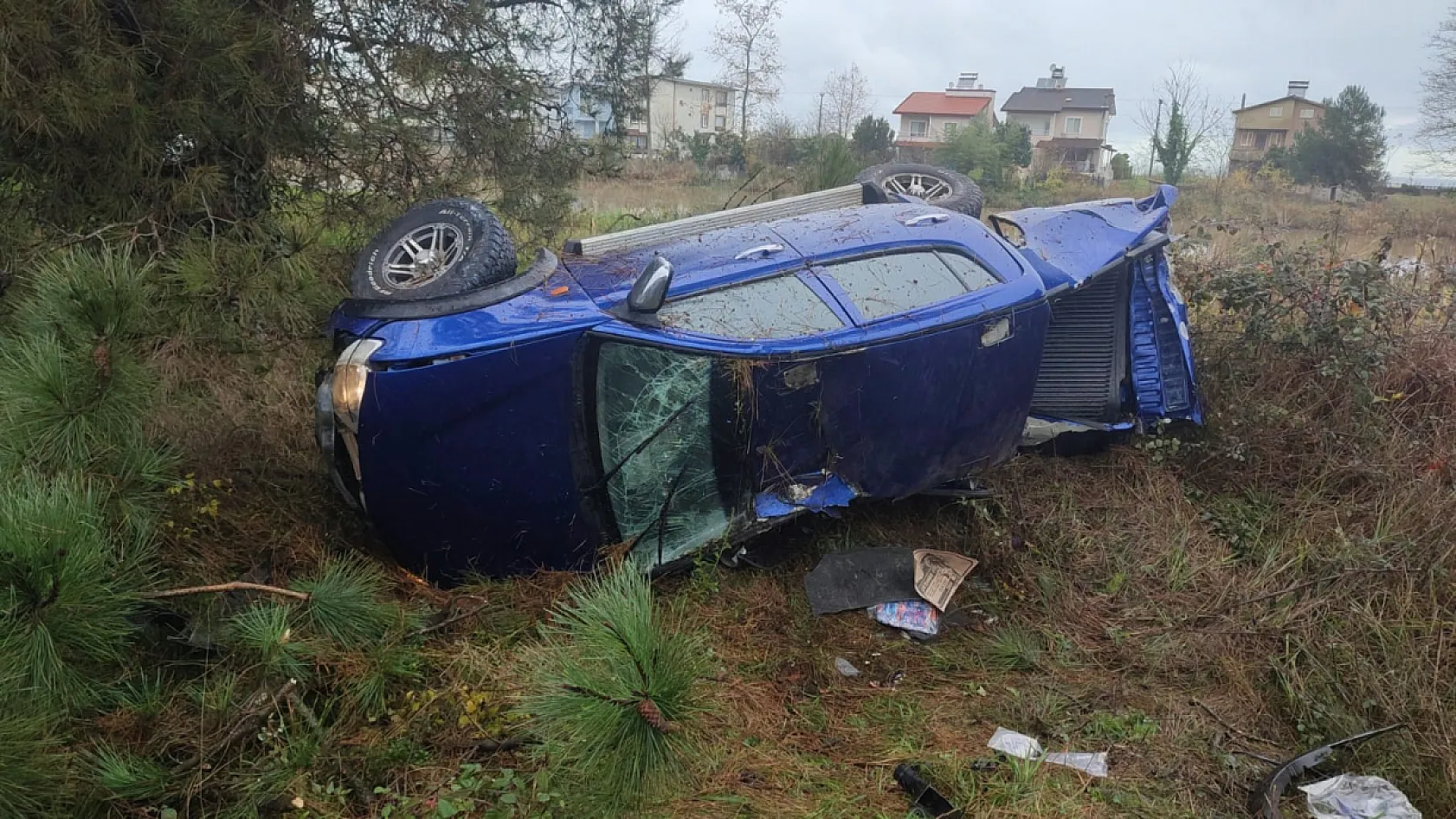 Samsun'da yağış nedeniyle kontrolden çıkan araçta 1 kişi  yaralandı