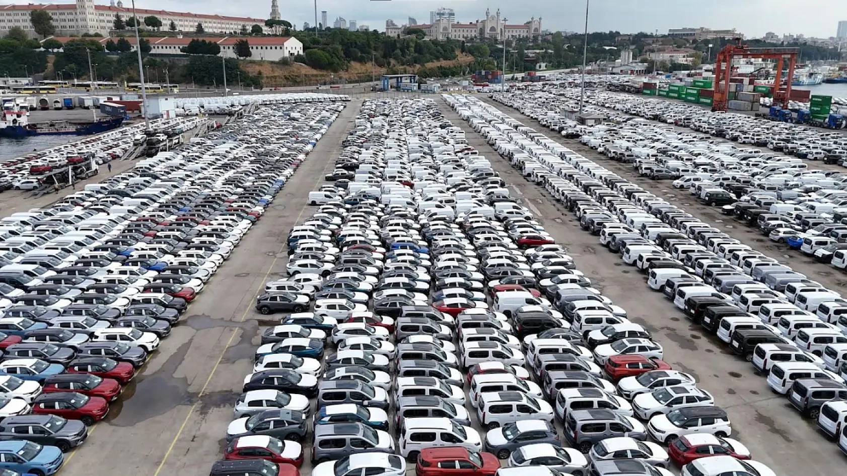Binlerce araç havadan görüntülendi