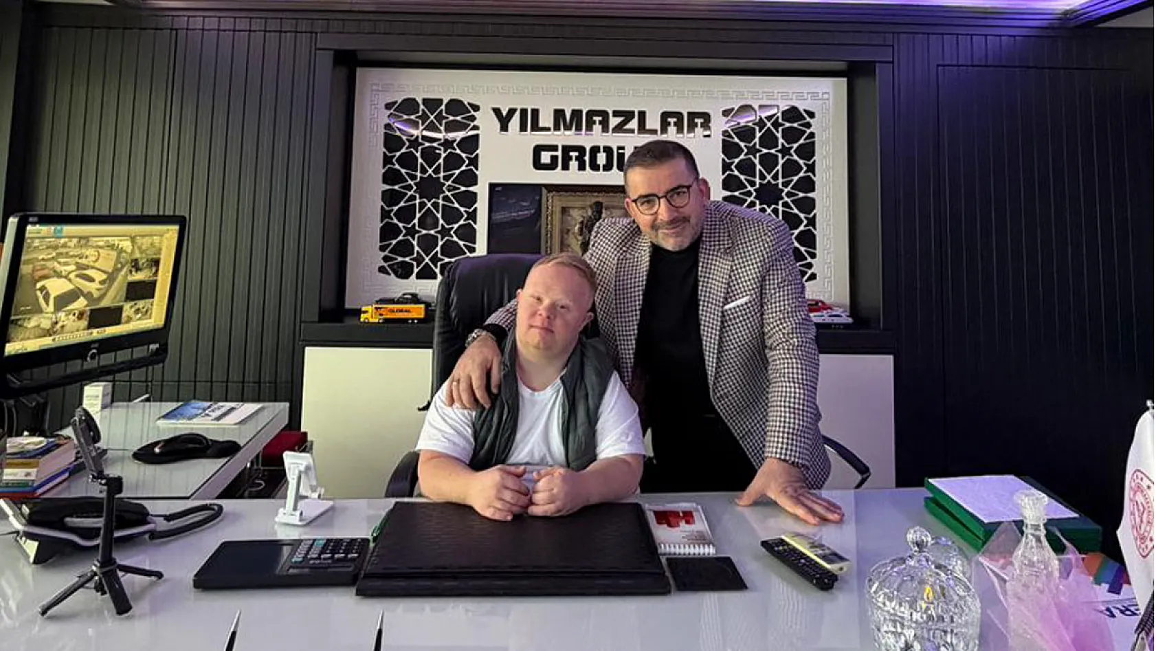 Dostluk Grubundan Kızılay'a kan bağışı