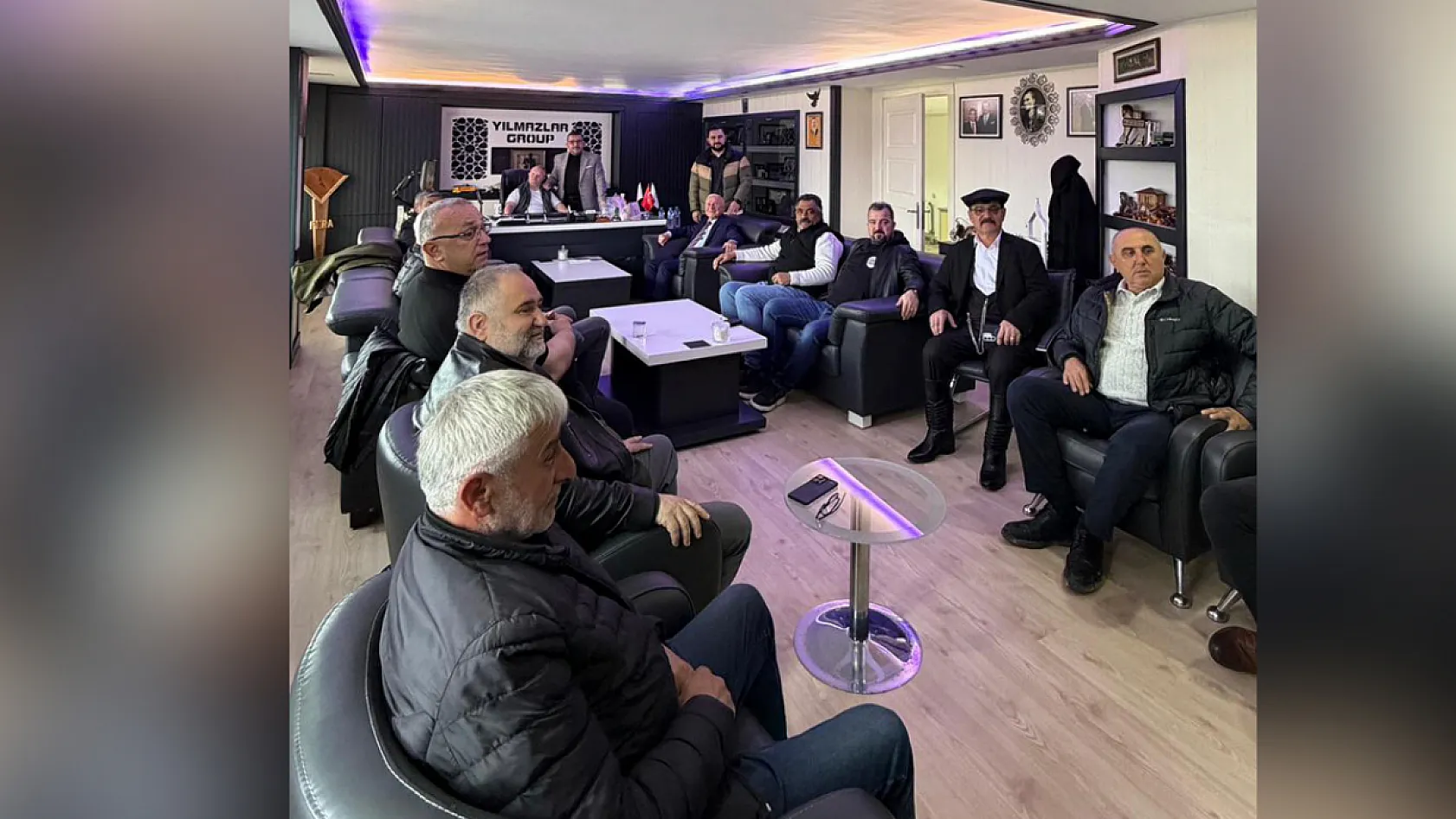 Dostluk Grubundan Kızılay'a kan bağışı