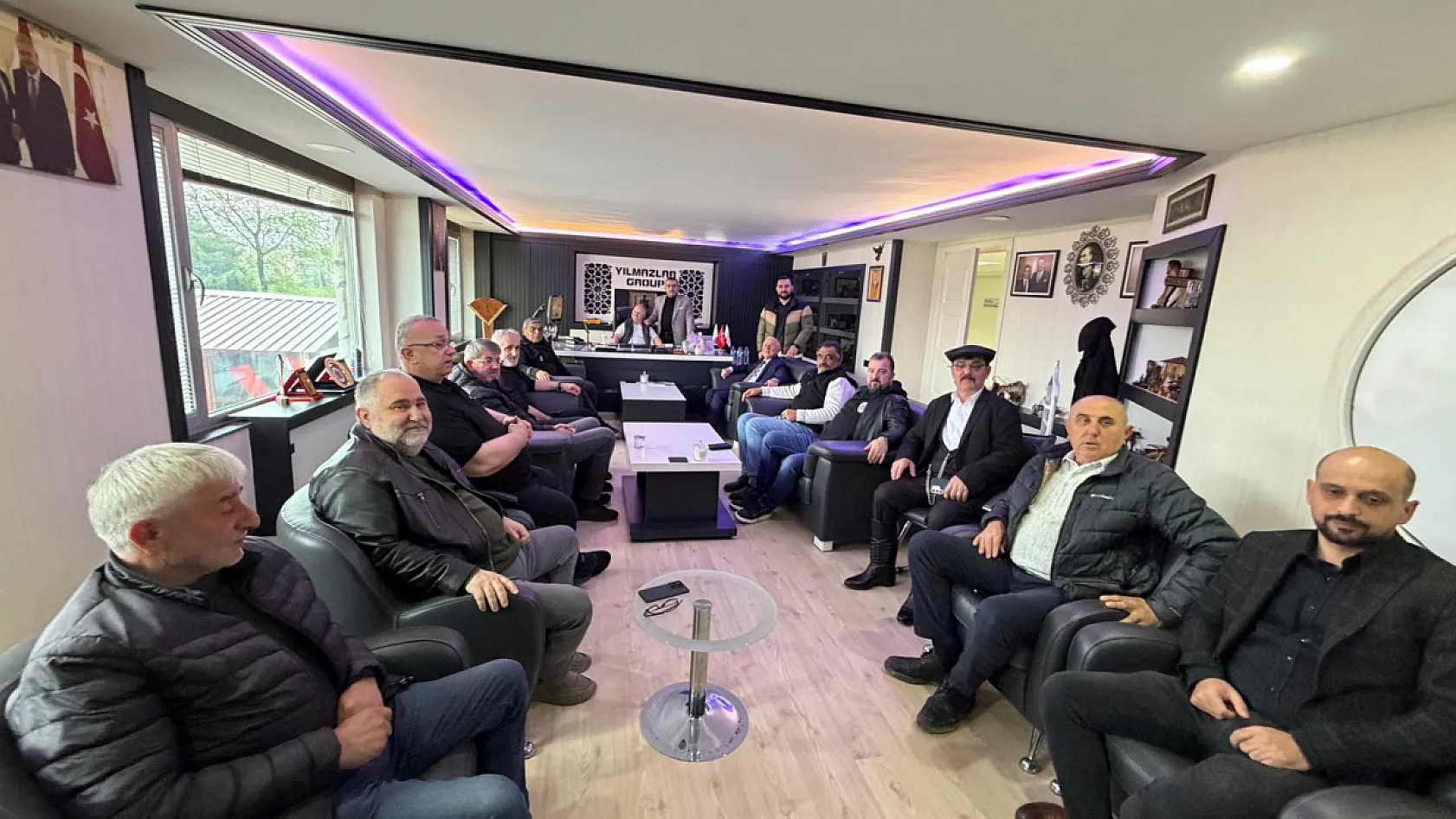 Dostluk Grubundan Kızılay'a kan bağışı