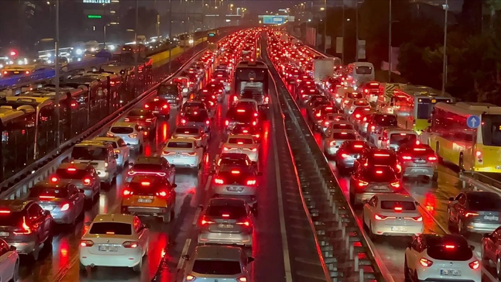 Akaryakıta Yeni Zam Kapıda: Benzin Fiyatları Bir Kez Daha Değişiyor