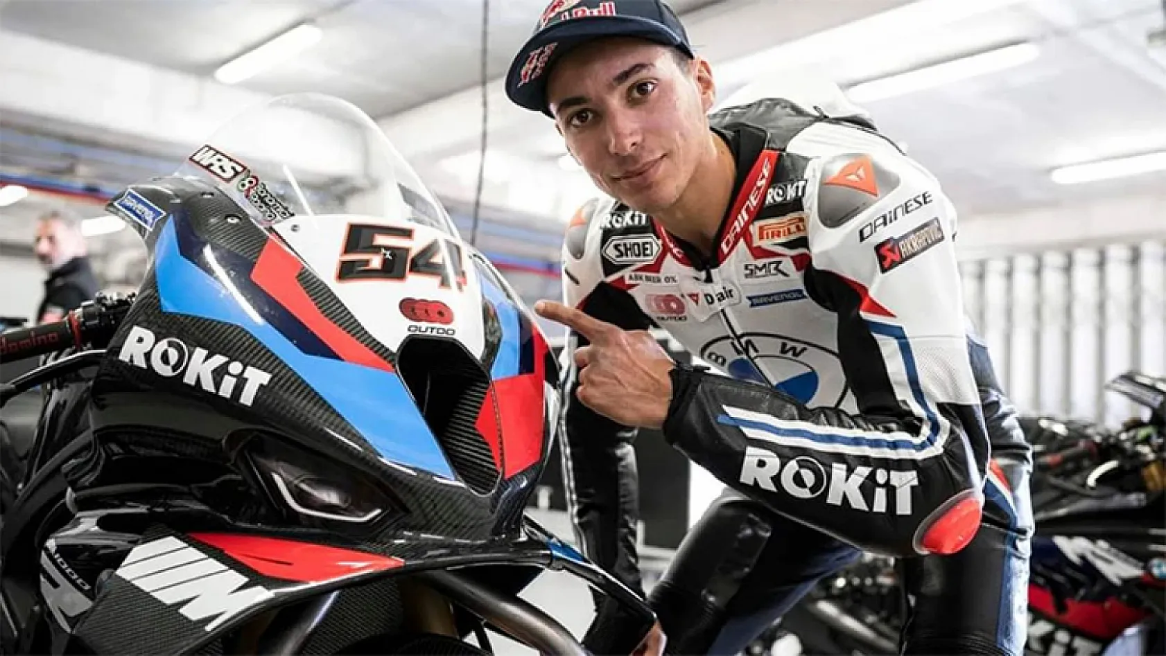 Toprak Razgatlıoğlu, Superpole'de rakibinin çarpması sonucu yarışı tamamlayamadı