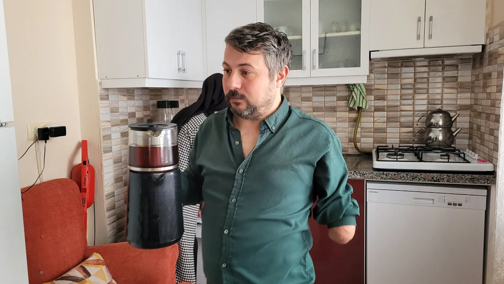 İş kazasında kolunu ve ayağını kaybeden engelli baba yıllardır iş bekliyor