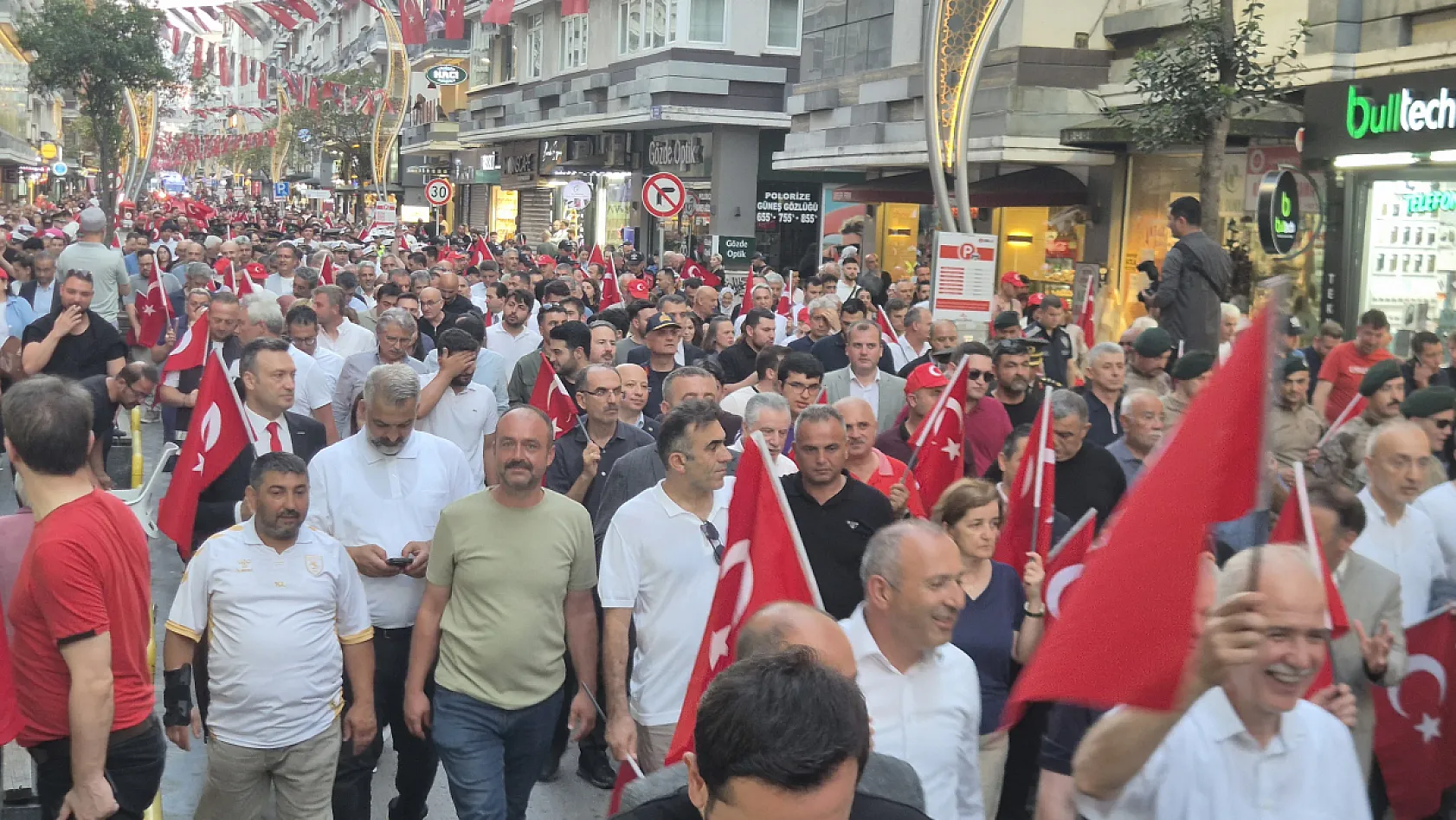 Samsun'da 'İrade Bizim, Zafer Bizim' yürüyüşü gerçekleştirildi