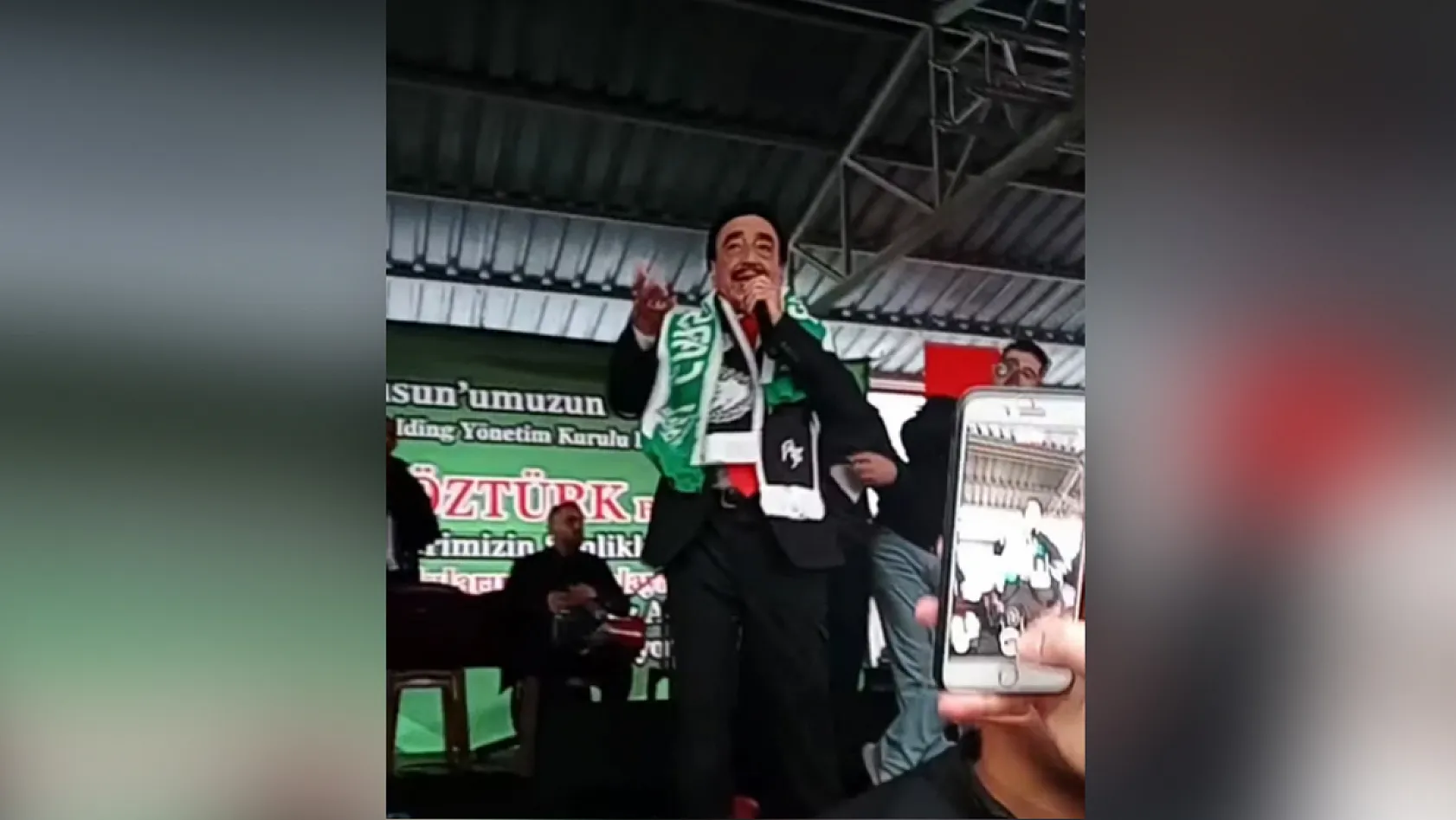 Ayvacık Bahar Şenliği'nde Hakkı Bulut Rüzgârı