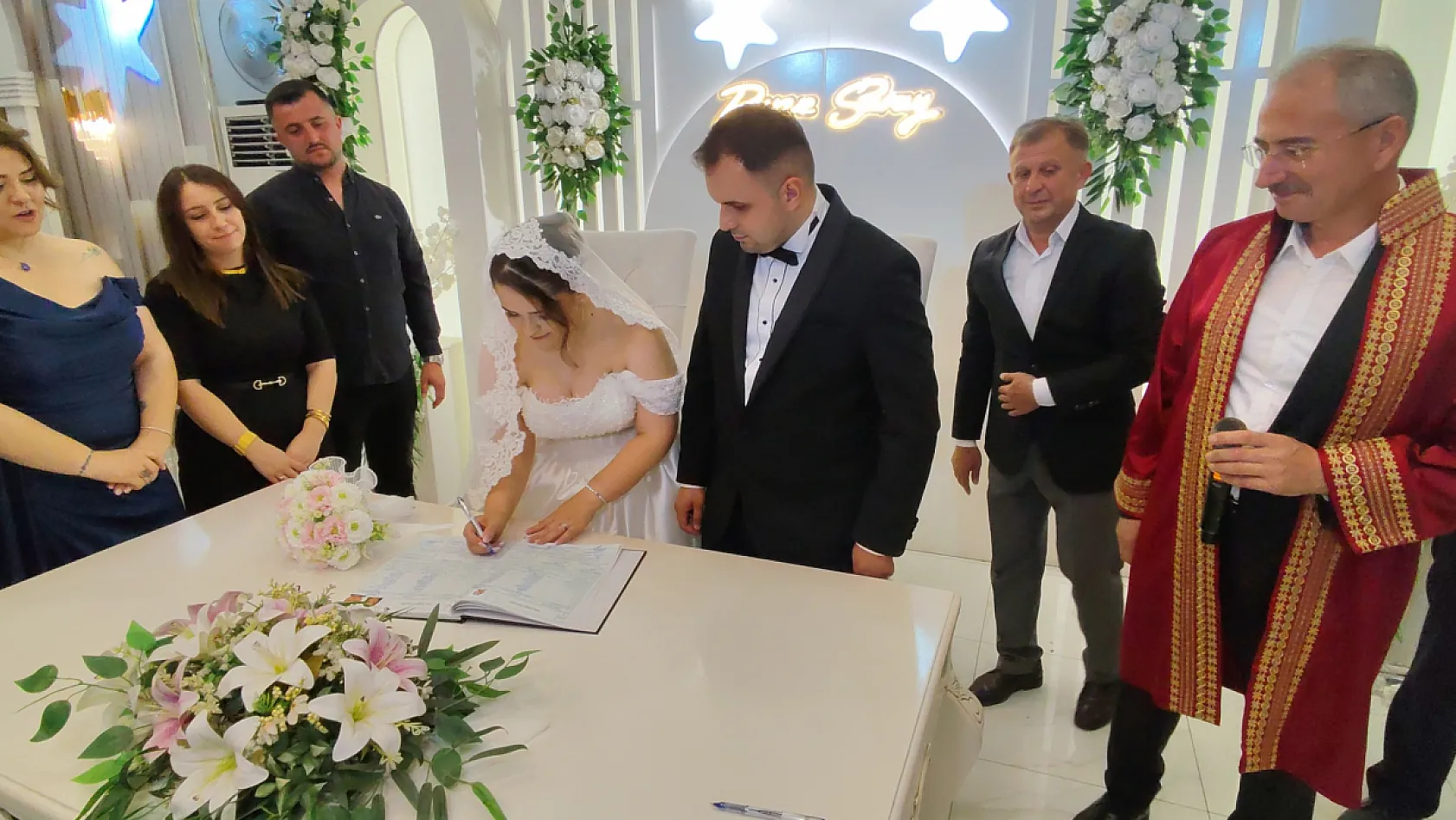 Akbaş Ve Öztürk Ailelerinin Mutlu Günü