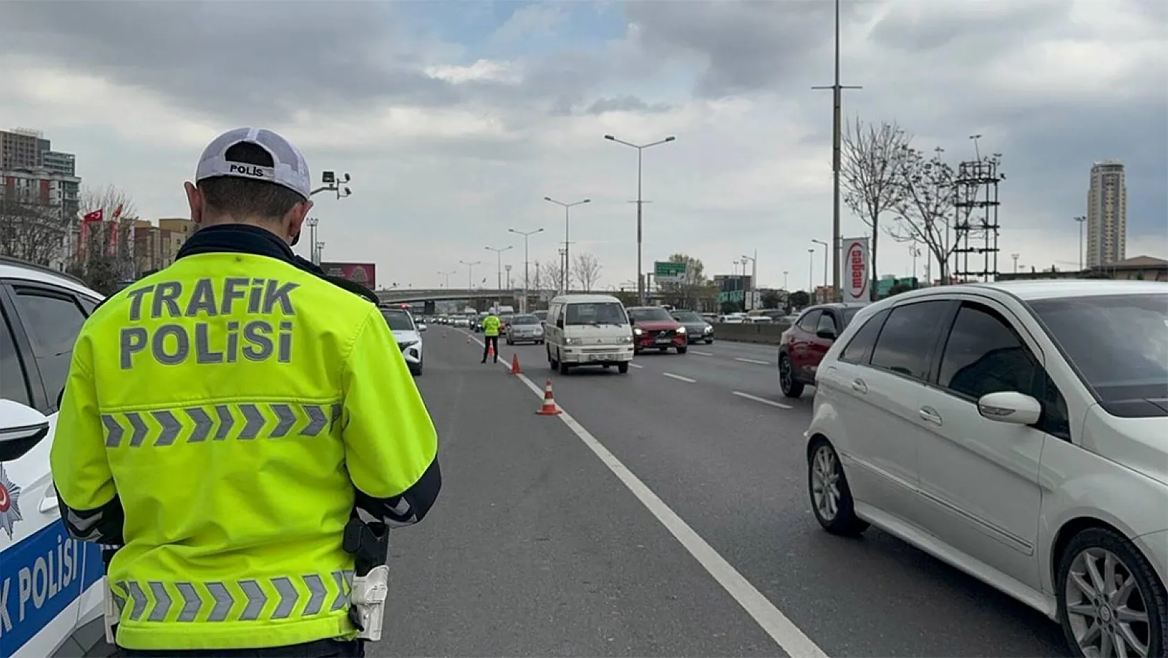 Bayramda Radar Alarmı: Hangi Yollarda Denetim Var? Hız Sınırları ve Cezalar Açıklandı
