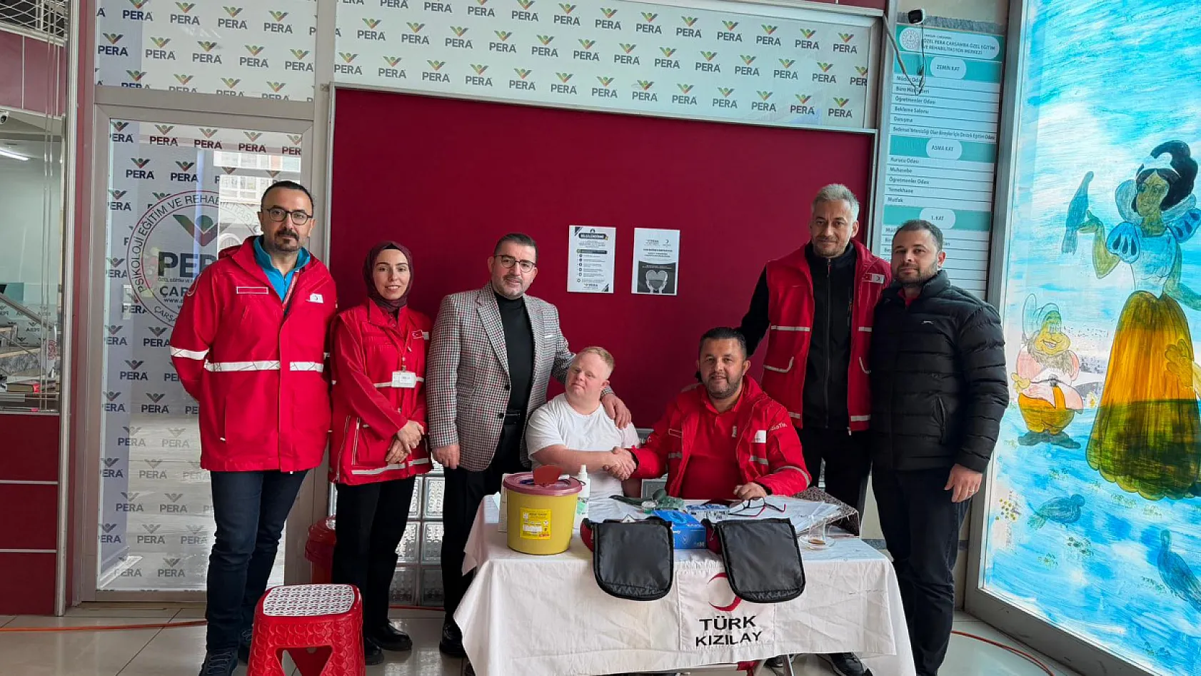 Dostluk Grubundan Kızılay'a kan bağışı