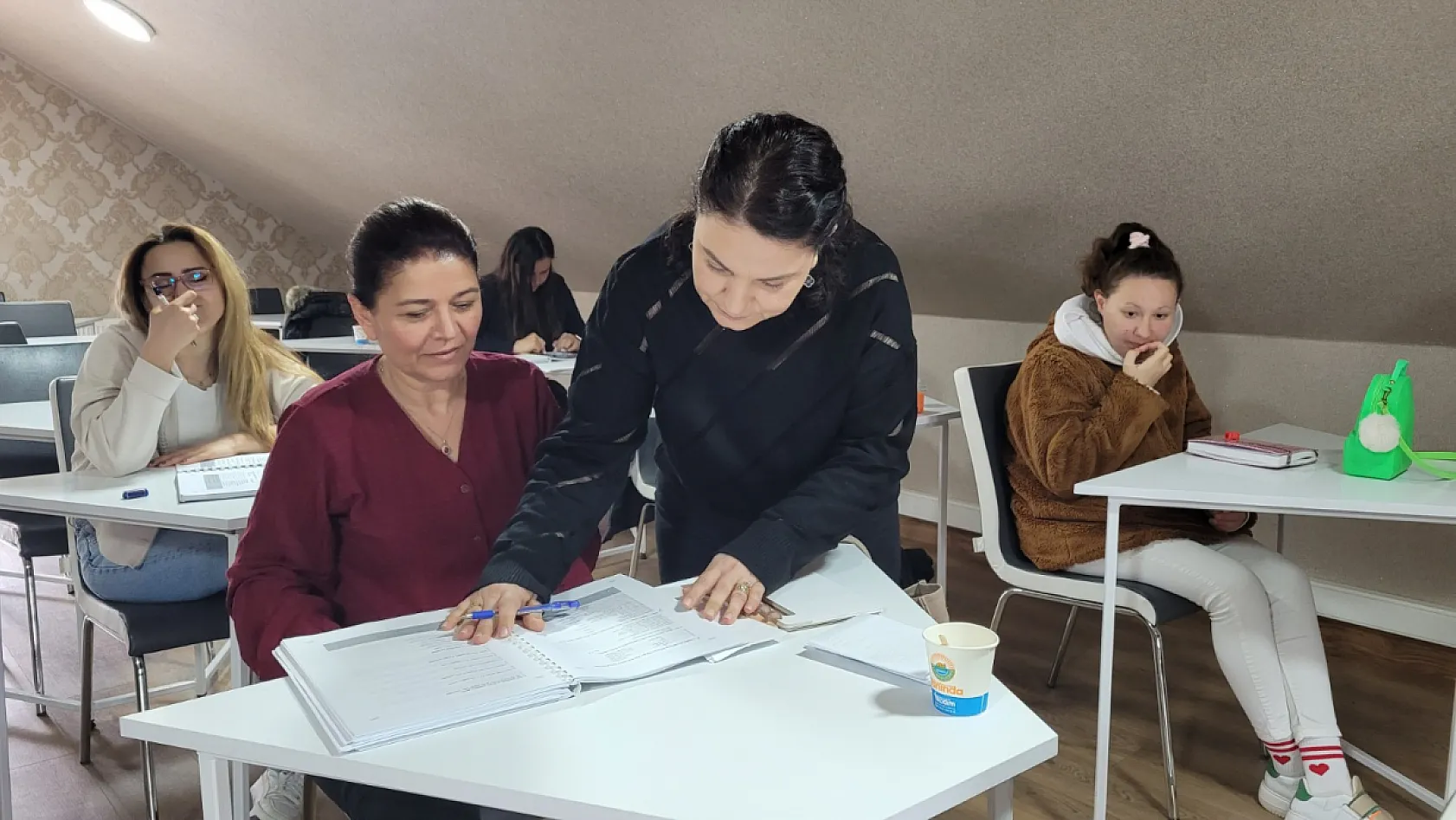 Samsun'da 48 yaşındaki Fatma Çelebi yeniden öğrenci oldu
