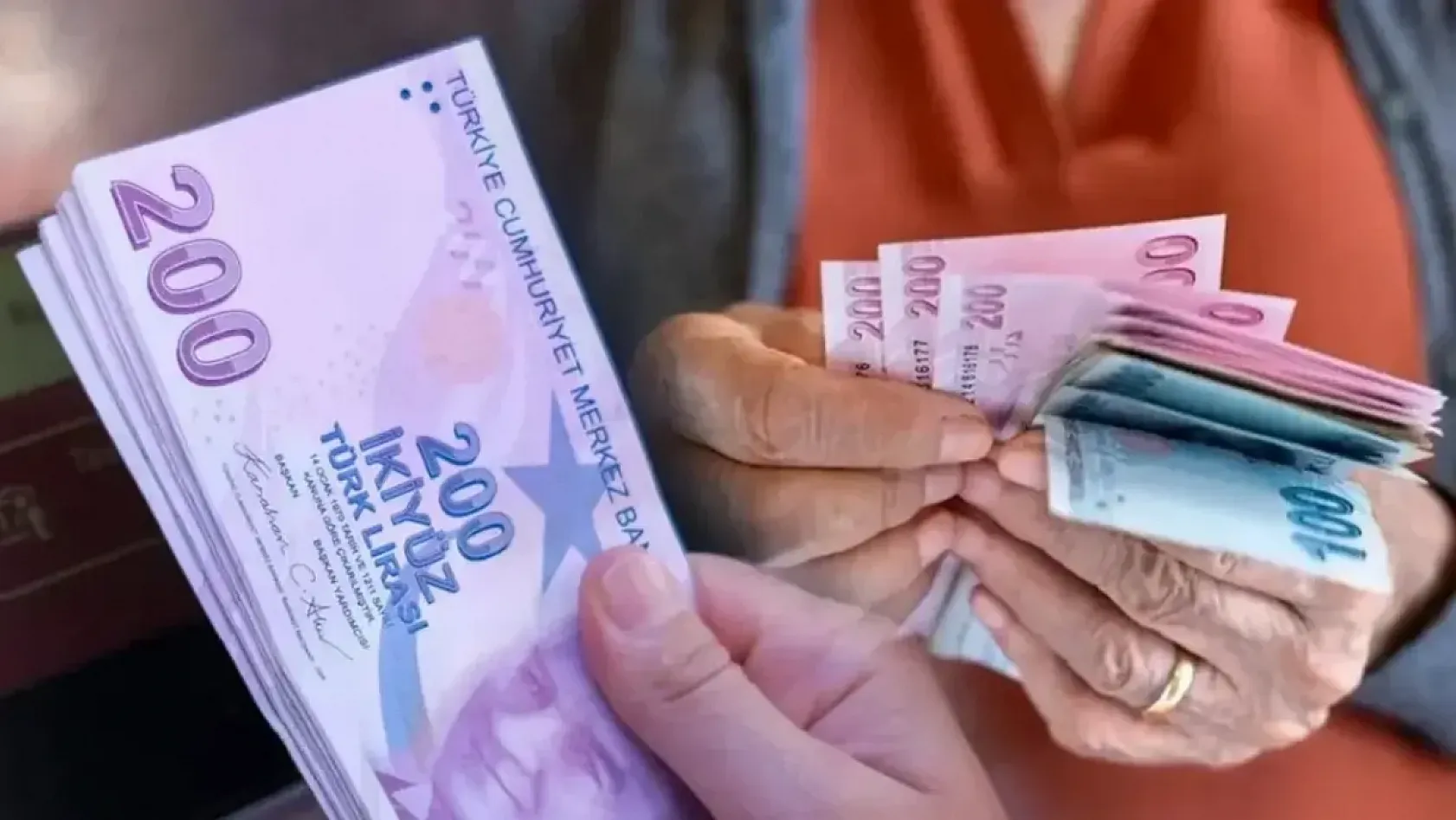 Emeklilerin bayram ikramiyesi heyecanı başladı
