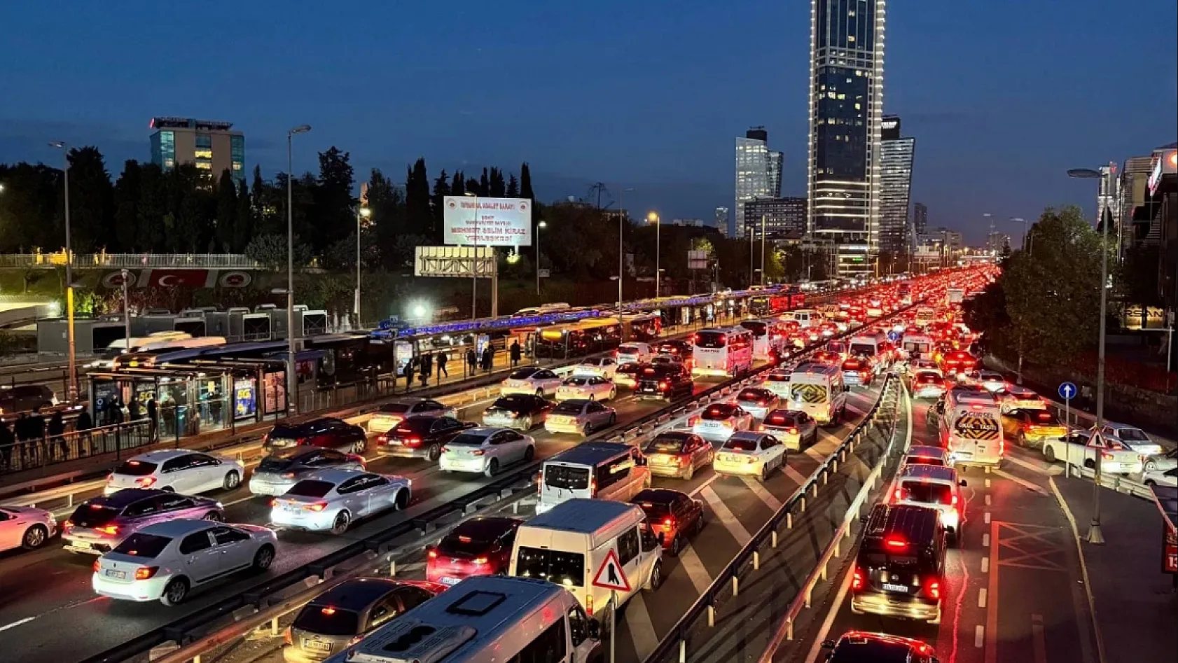 Akaryakıta Yeni Zam Kapıda: Benzin Fiyatları Bir Kez Daha Değişiyor