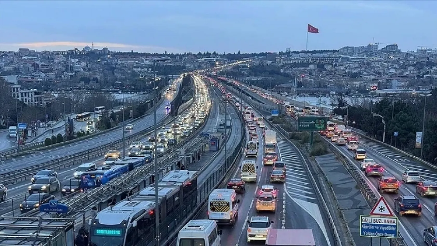 Motorlu araçlarda uygunluk belgesi dönemi dijitale taşındı