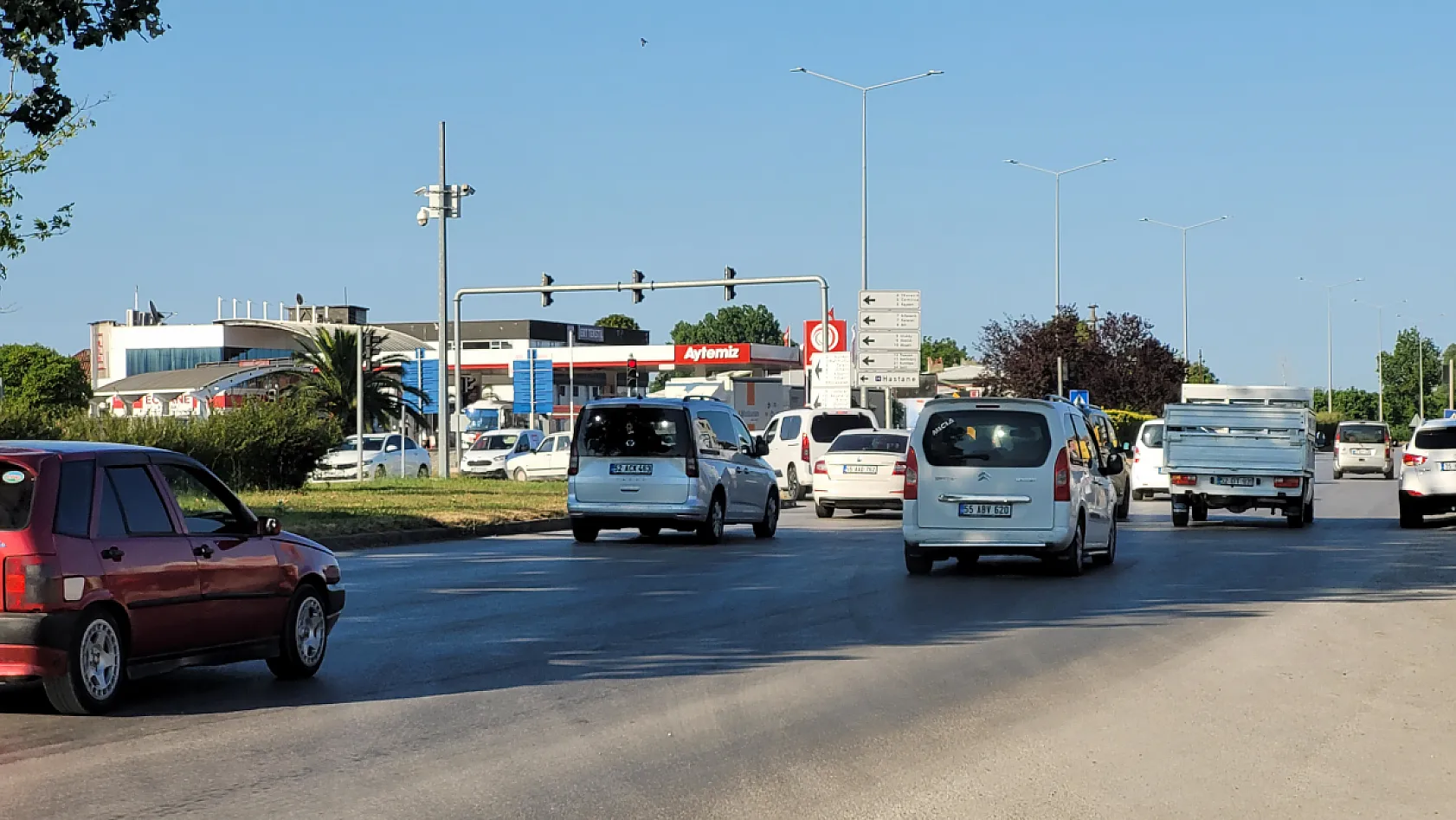 Çarşamba'da kavşak çilesi sürüyor