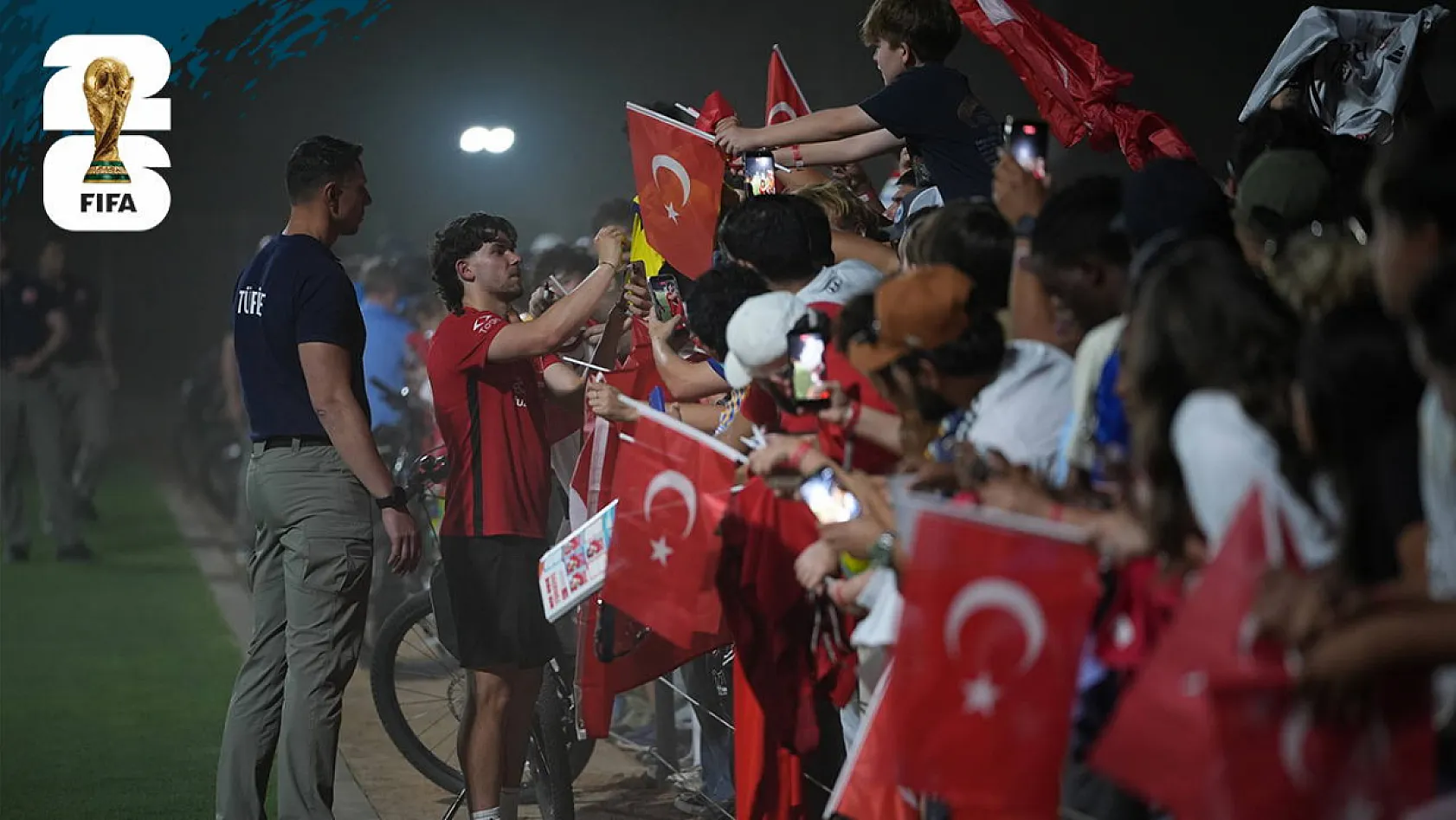 A Milli Takım Arizona'da Taraftarıyla Buluştu