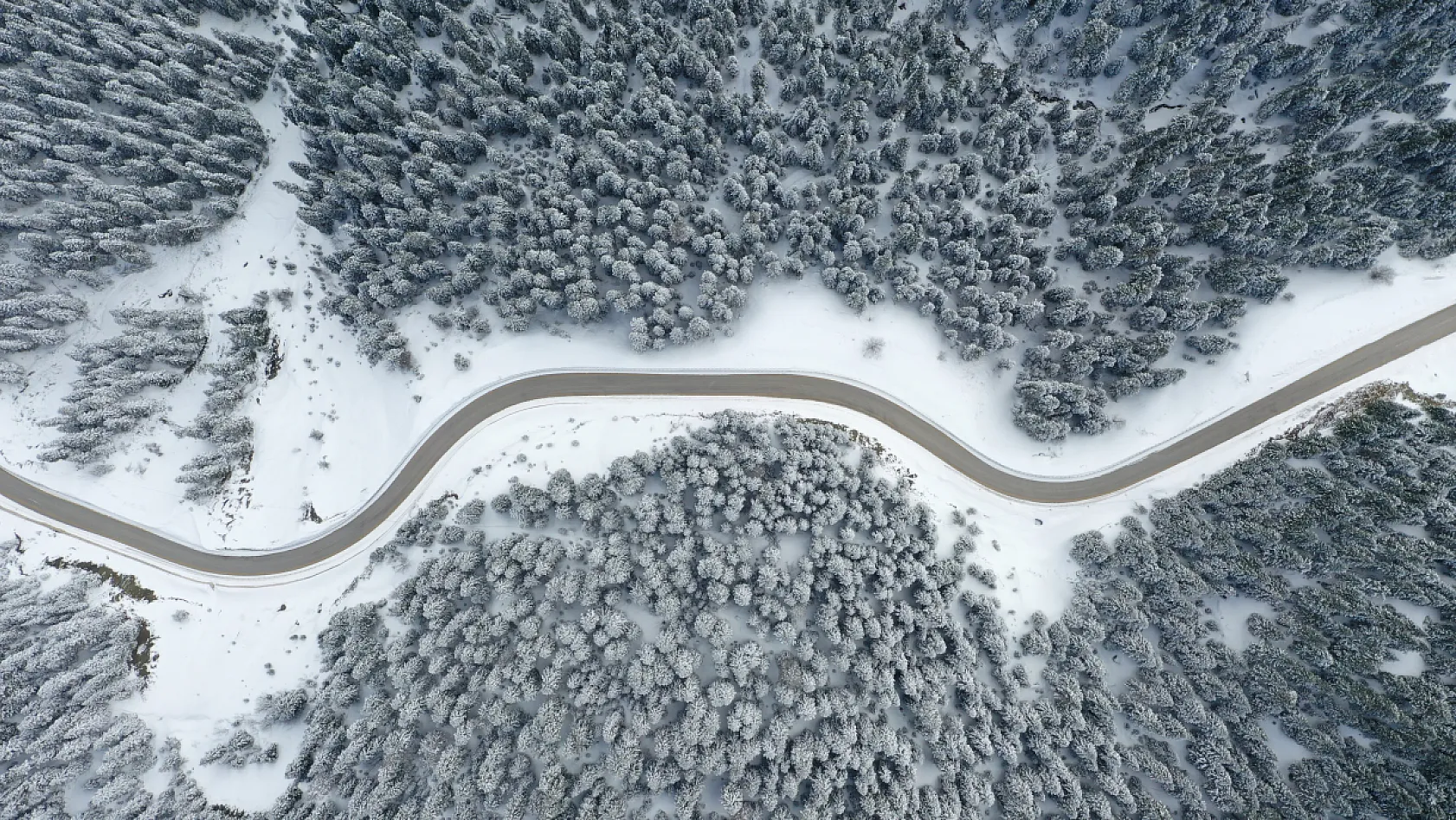 Ilgaz Dağı'nda kar manzarası havadan görüntülendi