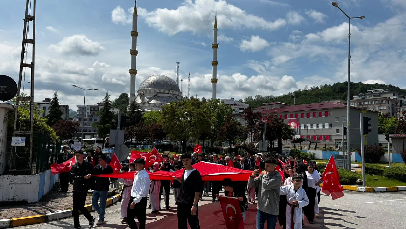 Vezirköprü, Terme ve Salıpazarı'nda 19 Mayıs coşkusu