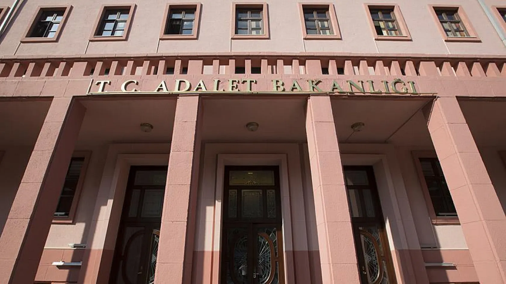 2026 Adalet Bakanlığı 15 Bin Personel Alımı Ne Zaman? Başvuru Şartları ve Kadrolar Belli Oluyor
