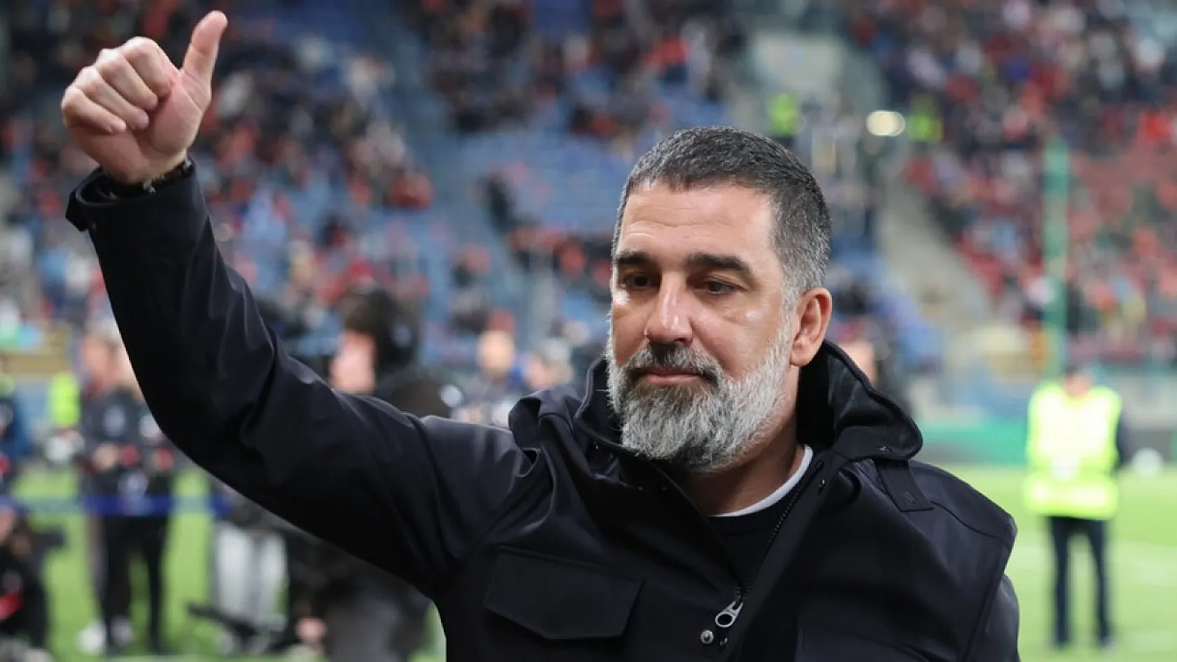 Beşiktaş'ta Arda Turan Sürprizi! Siyah-Beyazlılar teknik direktörlük için masaya oturuyor