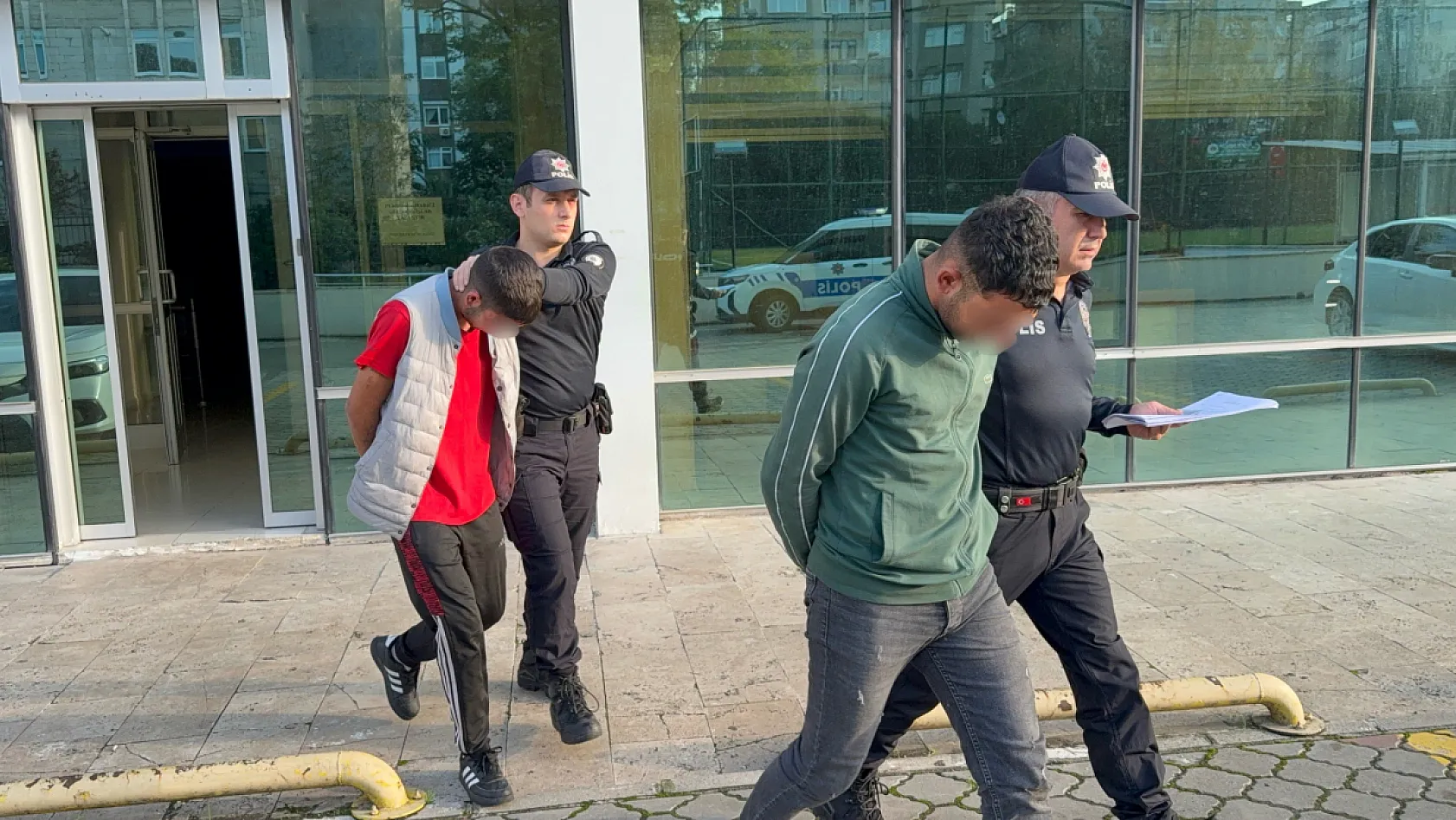 Samsun'da zorla gül satmak isteyen 2 kişi tutuklandı