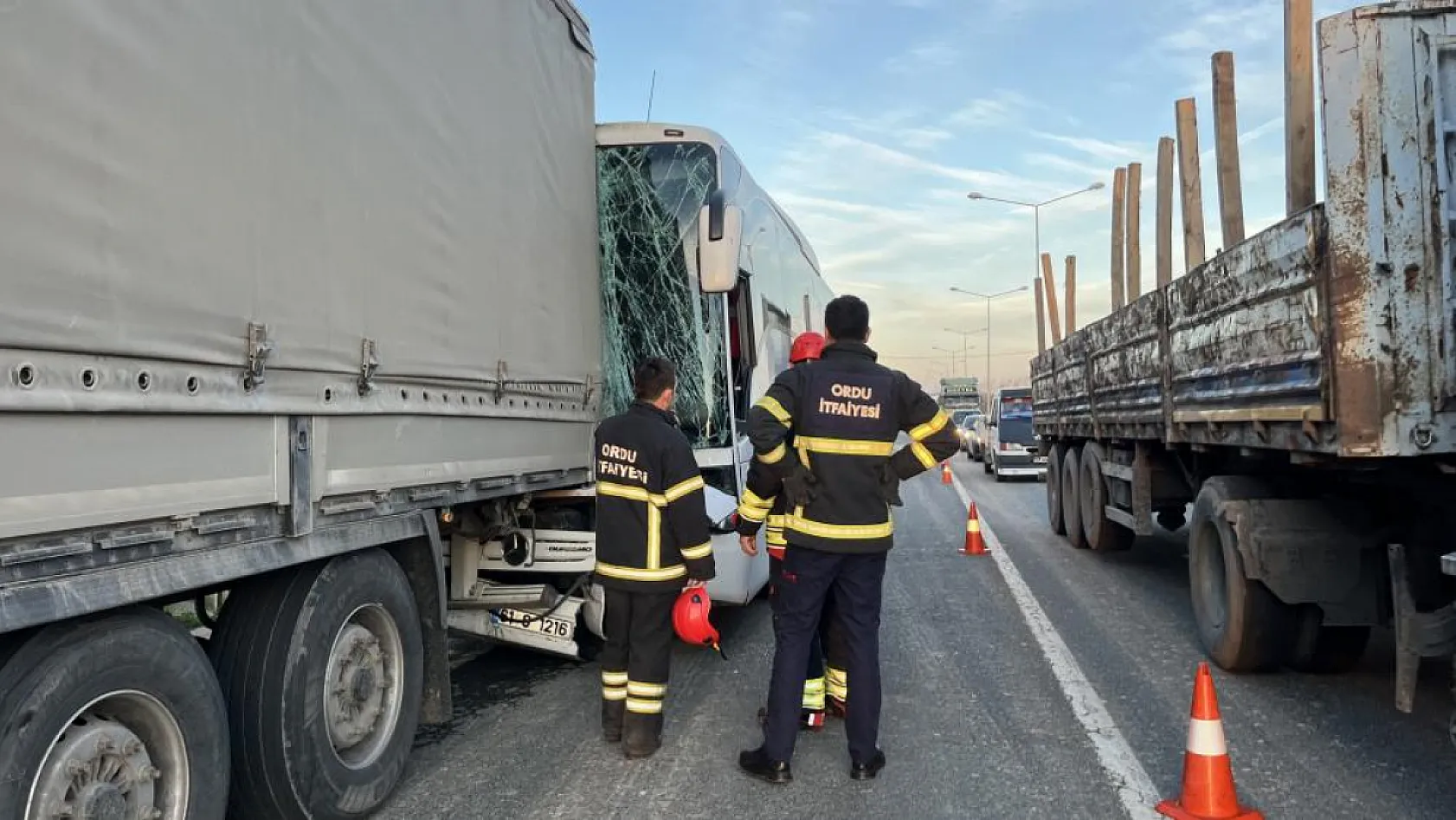 Ordu'da korkunç kaza! Yolcu otobüsü 500 metre sürüklendi