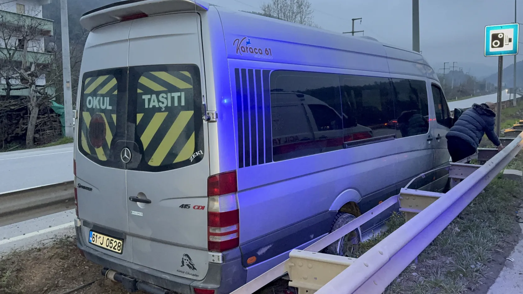 Samsun Atakum'da Tur Minibüsü Kazası: 4 Yaralı!