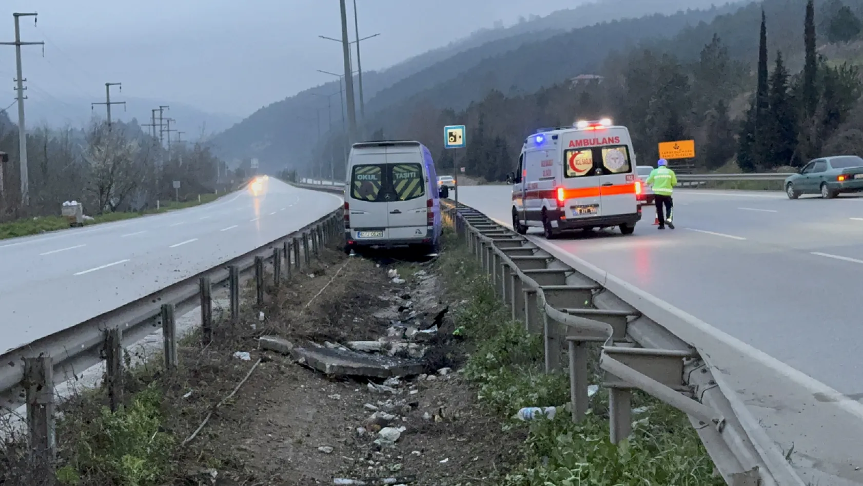 Samsun Atakum'da Tur Minibüsü Kazası: 4 Yaralı!
