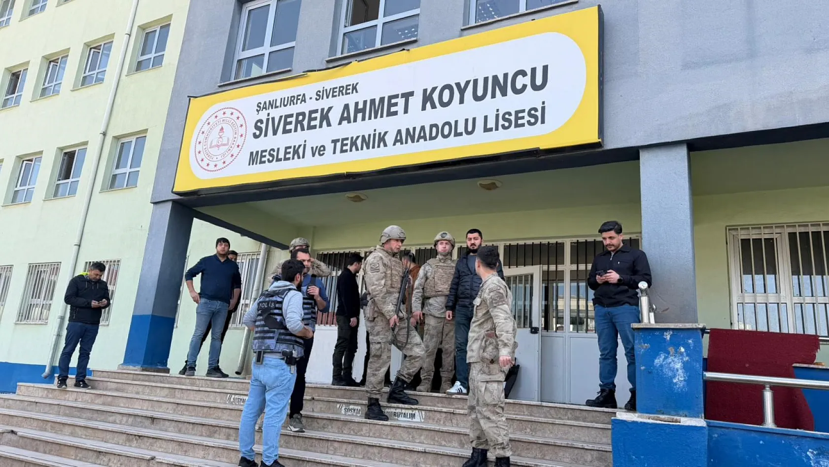 Lisede silahlı saldırı: 13 öğrenci yaralandı