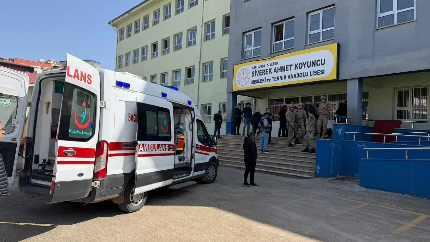 Lisede silahlı saldırı: 13 öğrenci yaralandı