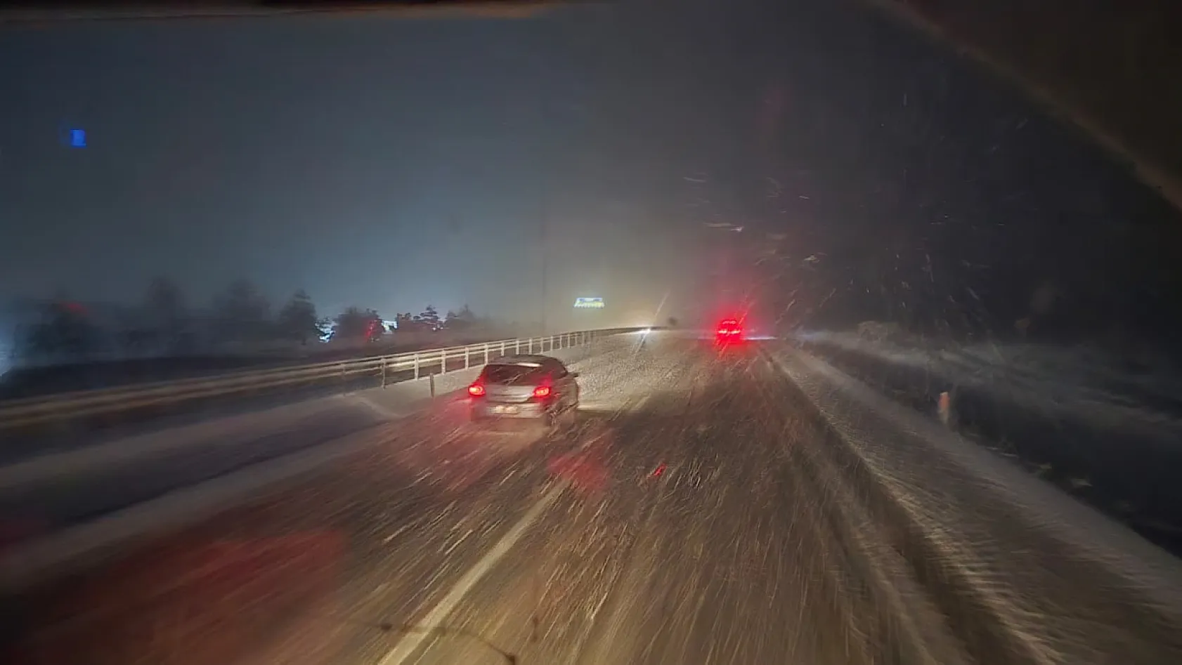 Afyon'da Mayıs'ta Kar Esareti: Okullar Tatil, Yollar Kapalı!