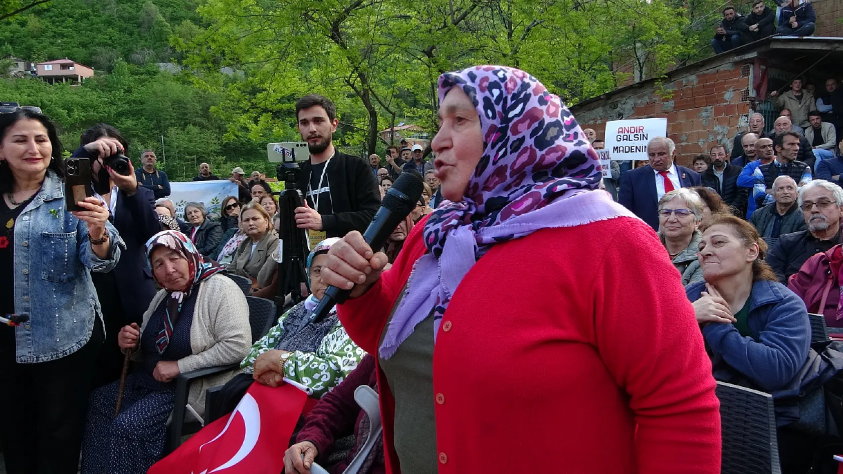 Doğankent'te maden isyanı! Milyonluk cezaya rağmen dere kapkara akıyor!