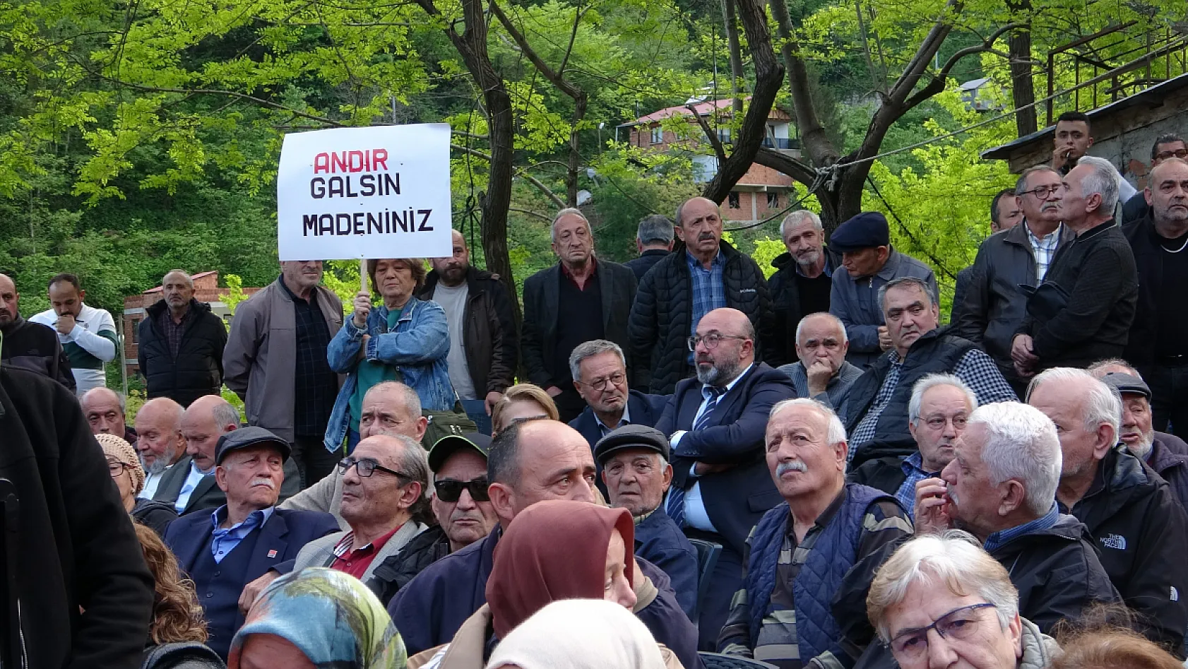 Doğankent'te maden isyanı! Milyonluk cezaya rağmen dere kapkara akıyor!
