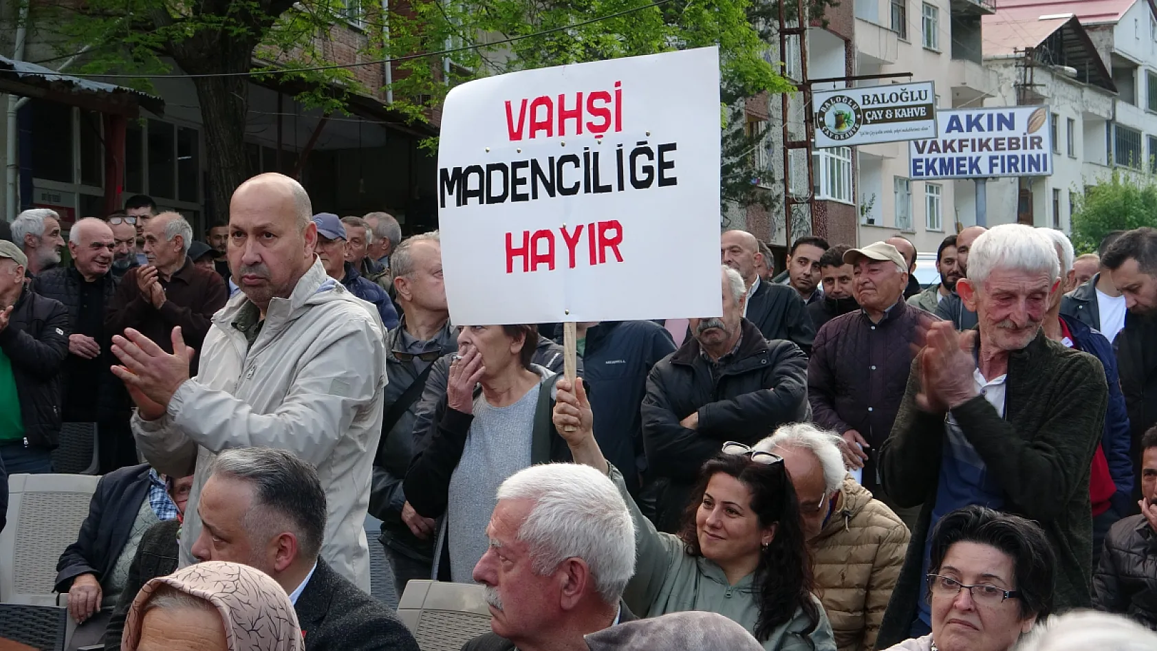 Doğankent'te maden isyanı! Milyonluk cezaya rağmen dere kapkara akıyor!