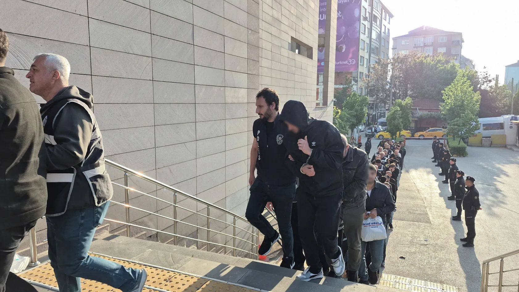 Samsun dahil 33 ilde 'Şafak Operasyonu': Paravan şirketler üzerinden milyarlar akıtmışlar!