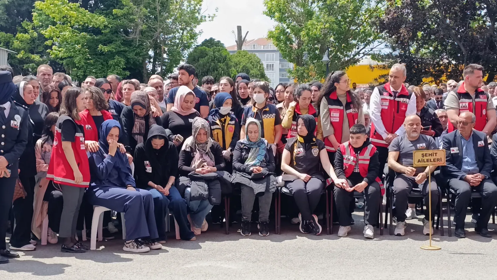 Şehit polislere acı veda: Çorlu'da resmi tören düzenlendi
