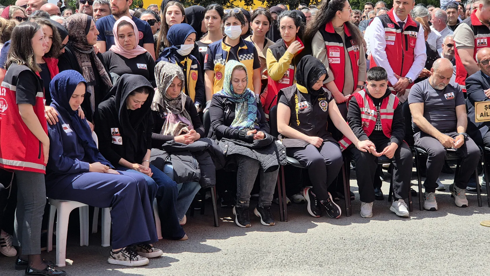 Şehit polislere acı veda: Çorlu'da resmi tören düzenlendi