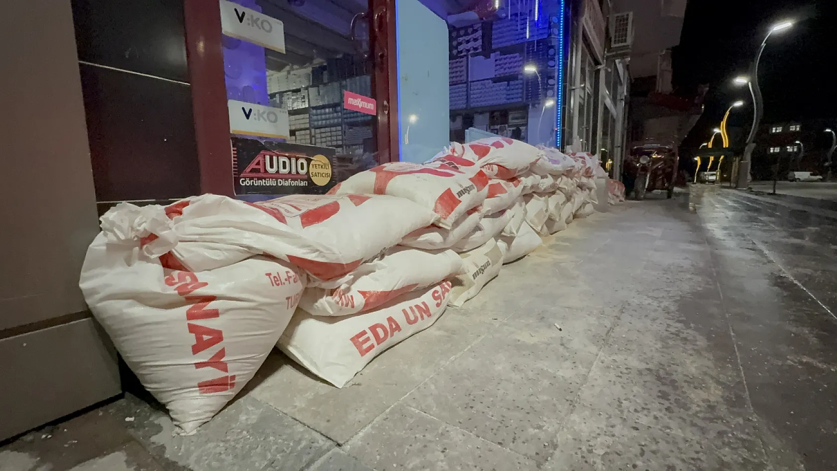 Yeşilırmak taştı! Mahalle ve köyler boşaltılıyor...