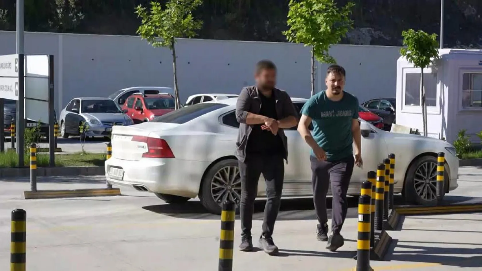 Kurban Bayramı'nın İlk Klasiği! Acemi Kasaplar Hastanelik Oldu