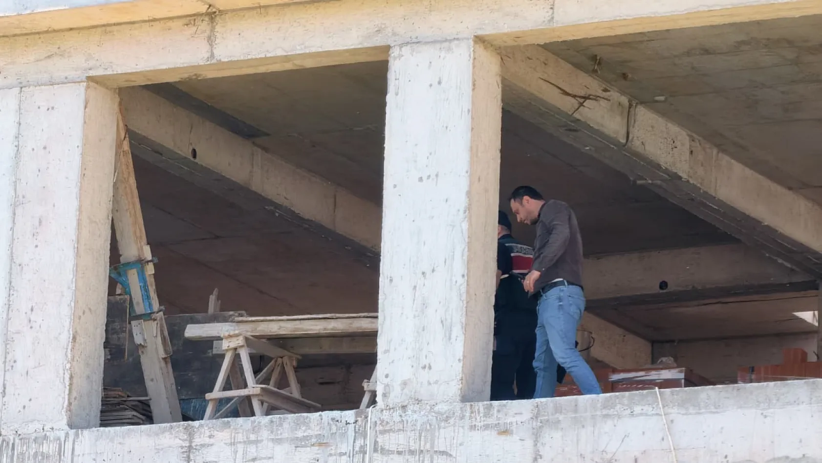 Oğlunun gözü önünde can verdi