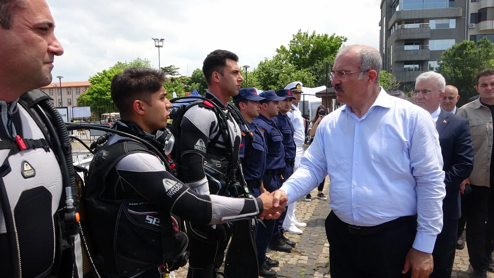 Çanakkale Yat Limanı'nda yüzey ve dip temizliği