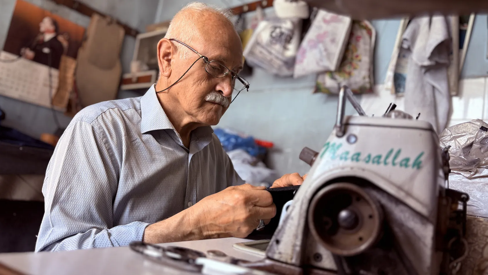 59 yıldır iğne ve iplikle hayatını kazanıyor