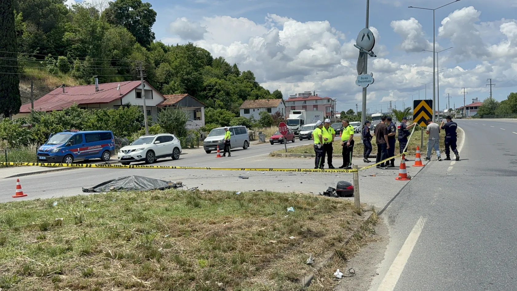 Samsun'da feci kaza: Kamyonun tekerleri arasına saplanan motosikletin sürücüsü yaşamını yitirdi