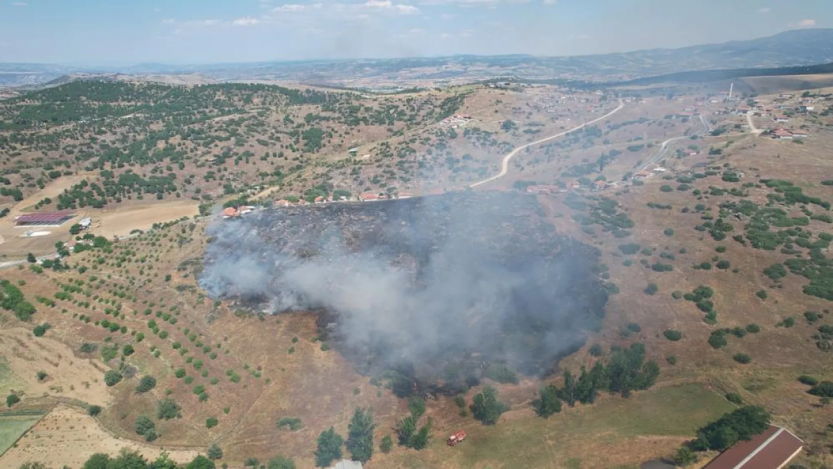 Kula'da makilik alanda çıkan yangında 30 dönüm alan zarar gördü