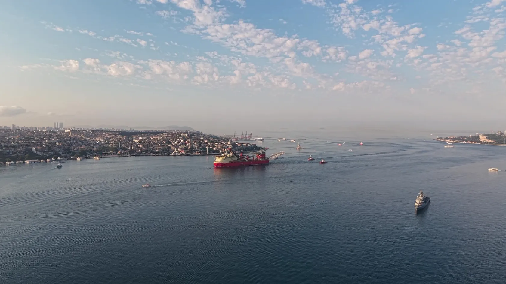 İstanbul Boğazı'nda 215 Metrelik Gemiye Özel Geçiş