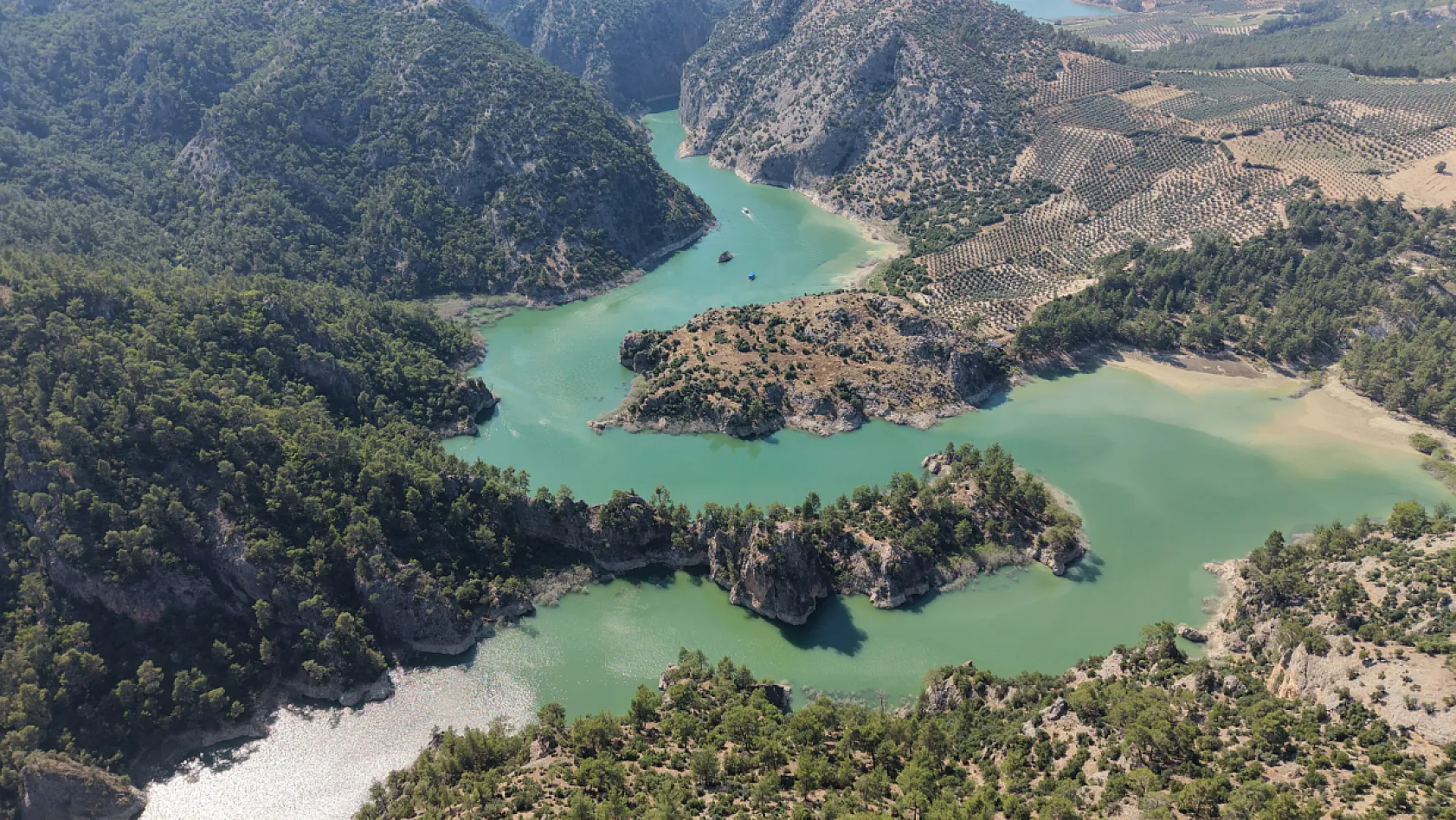 Arapapıştı Kanyonu, doğa ve tarihin iç içe geçtiği rotalar arasında öne çıkıyor